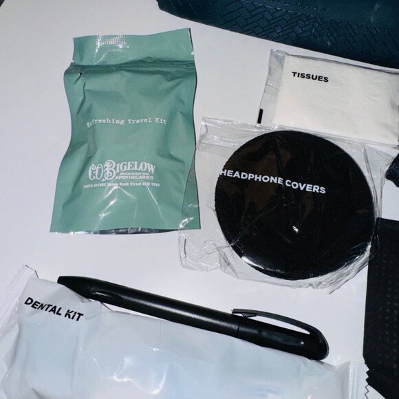 Cole Haan American Airlines Business Class Amenity Kit with Leather Zipper Pouch - Picture 5 of 7